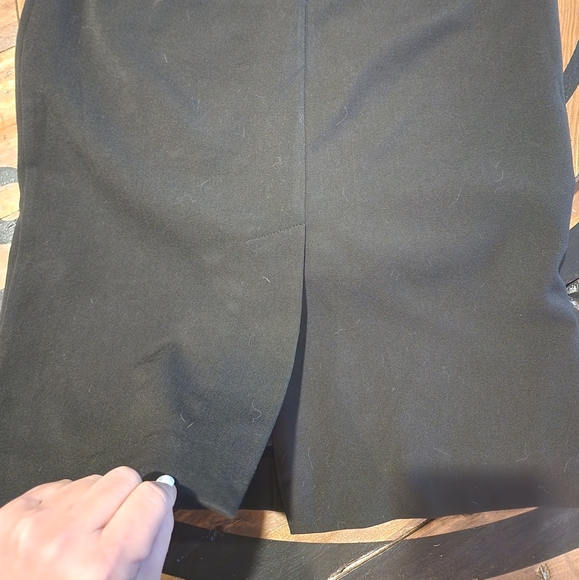 Black dress skirt - Picture 3 of 3